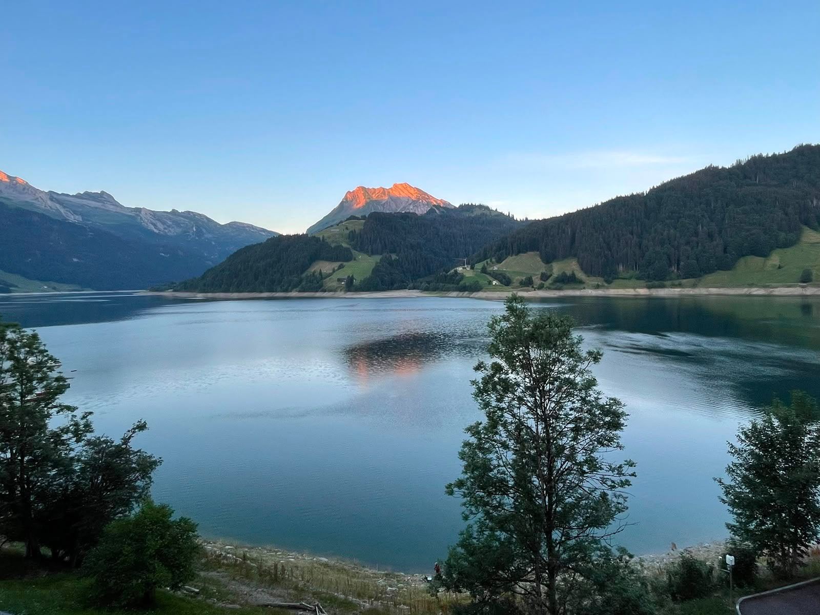 Alpenglühen über dem Wägitalersee